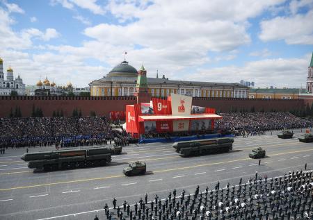 В центре Москвы сняли дорожные ограничения после парада Победы