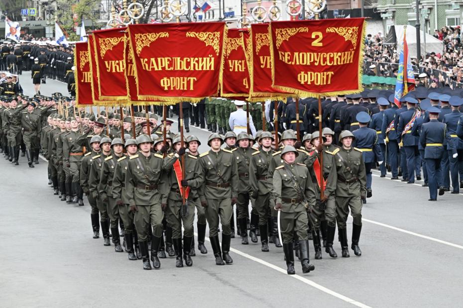 Военнослужащие на военном параде в честь 80-летия победы в Великой Отечественной войне во Владивостоке