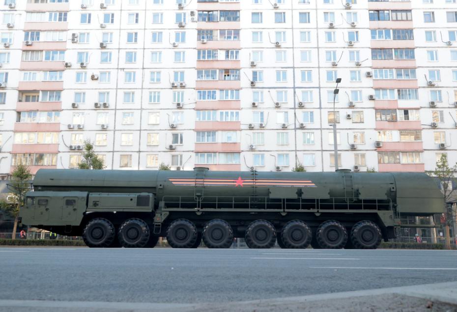 «Тополь-М»  во время движения по центру Москвы в честь 80-й годовщины победы в Великой Отечественной войне