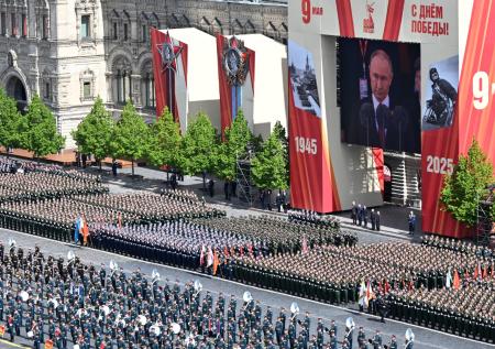 Опубликовано полное видео выступления Путина на параде Победы