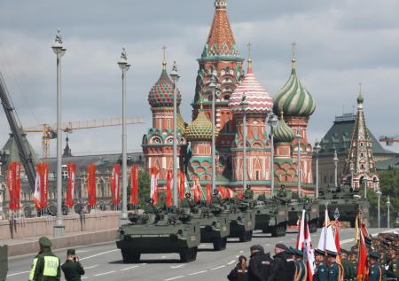 Во Франции раскрыли неудобную для Европы правду о параде Победы