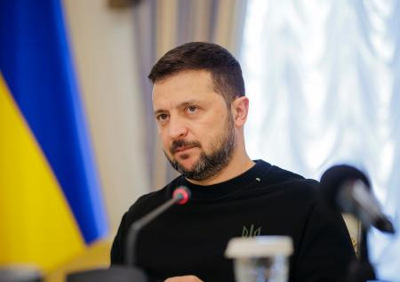 Зеленского задарили виртуальными подарками на 9 Мая