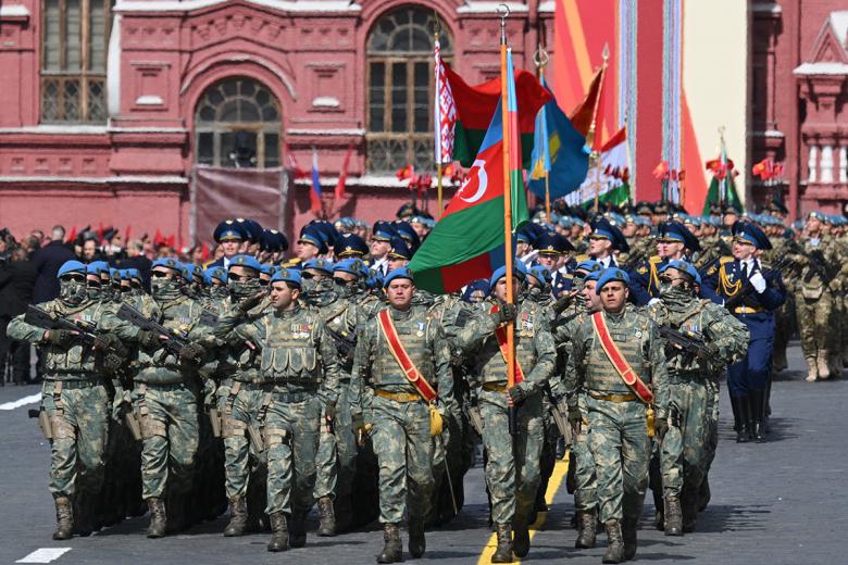 Военнослужащие Вооруженных сил Азербайджана на Красной площади в Москве на военном параде, посвященном 80-летию победы в Великой Отечественной войне
