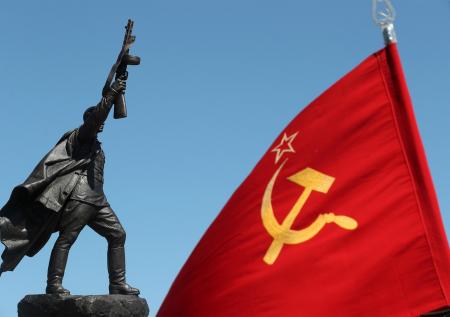 В Хабаровске воссоздали «знамя над Рейхстагом»