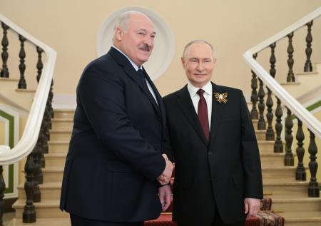 Появились кадры встречи Путина с иностранными лидерами в Кремле