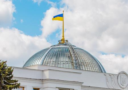 «Подаю на этого черта в СБУ»: в Раде разгорелся скандал из-за Дня Победы