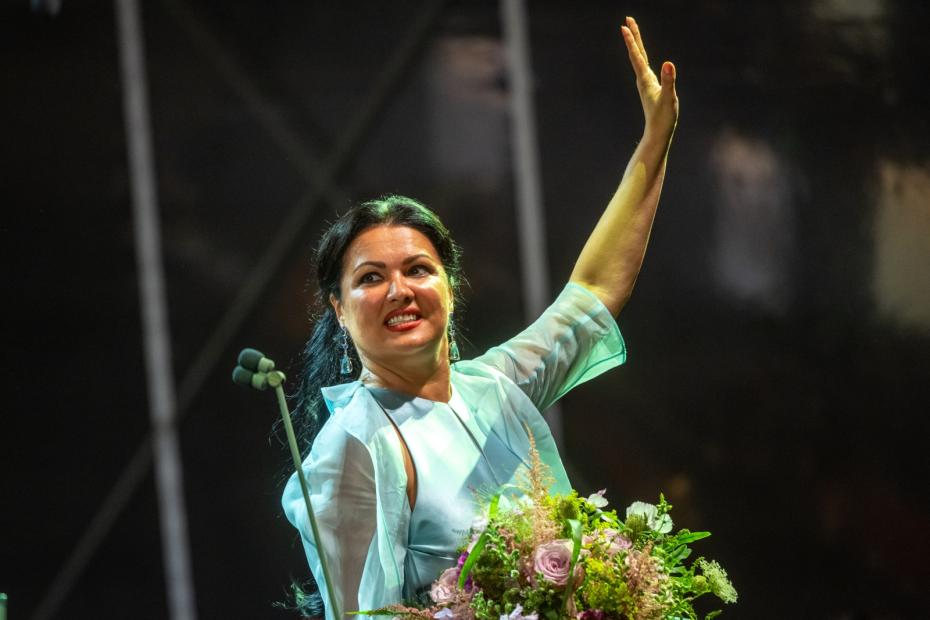 Анна Нетребко