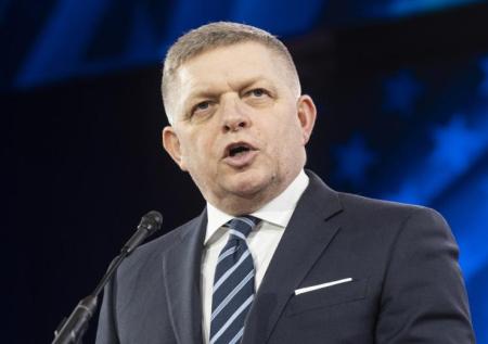 «Не имеете право»: Фицо резко ответил на критику Каллас из-за парада Победы