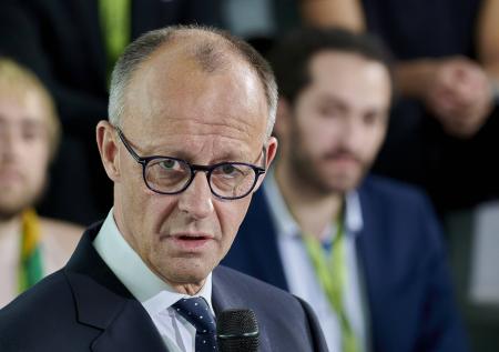 Мерц раскритиковал Трампа за призыв провести выборы на Украине