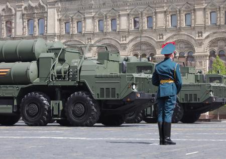 В Росгвардии раскрыли, сколько сотрудников охраняли порядок на 9 Мая