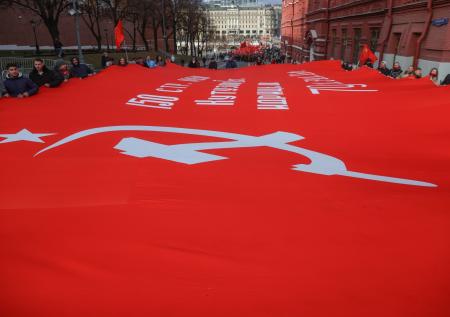 В российском регионе задержали мужчину, сорвавшего Знамя Победы