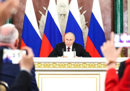 Путин заявил о попытках запугать лидеров стран перед их визитом в Россию