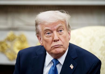 «У кого-то — кнут, у кого-то — пряник»: политолог о тактике Трампа