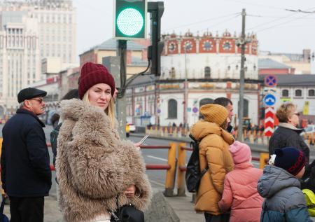 Москвичам пообещали возвращение осенней погоды в мае