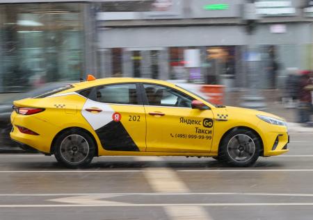 Госдума обяжет покупать таксистов российские автомобили