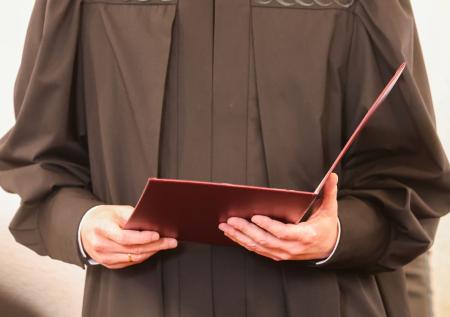 Суд вынес решение по напавшему на полицейских в Махачкале