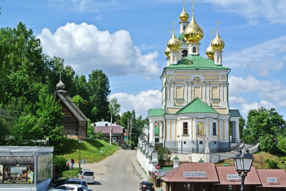 Вид на Плес