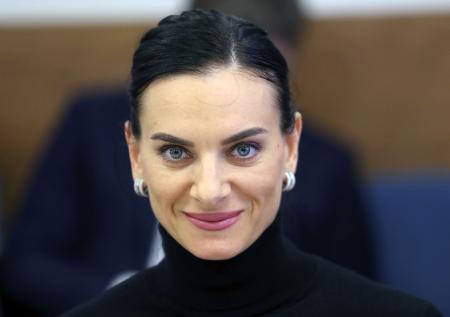 Отъезд из РФ, долг в 2 млн, арест имущества: как живет Елена Исинбаева