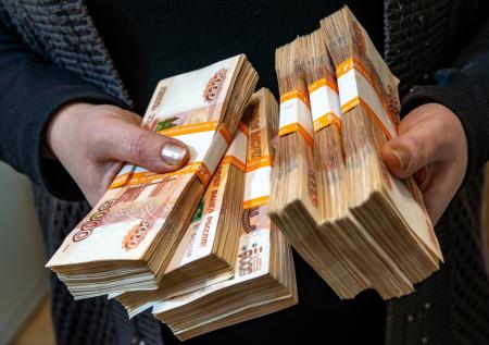 Названа сумма всех накоплений, забытых россиянами на банковских счетах