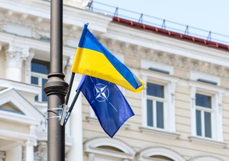 НАТО может «морально поддержать» Украину на переговорах с Россией