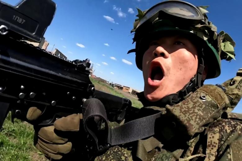 Военнослужащий ВС КНДР при освобождении населенного пункта в Суджанском районе Курской области