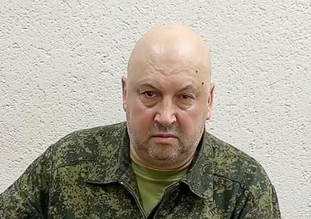 Отъезд в Африку, новая должность: как сейчас живет генерал Сергей Суровикин