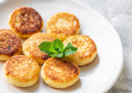 Самые быстрые и вкусные сырники по-грузински: с неожиданным секретом внутри