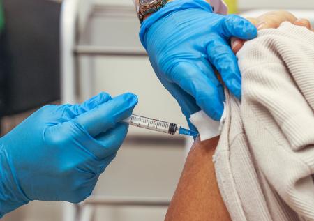 Стали известны результаты испытаний российской вакцины от аллергии