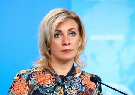 Захарова отчитала Берлин за молчание из-за подозрительного свертка Макрона