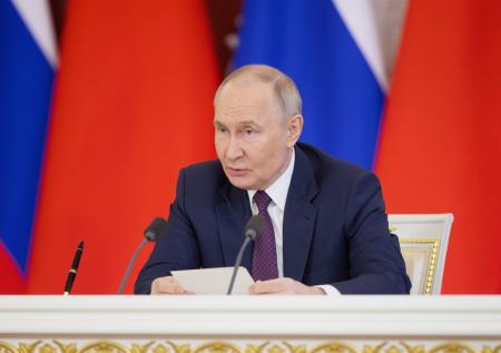 Путин рассказал, как премьер Малайзии отгадал загадку о трех тронах