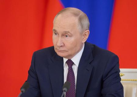 Песков раскрыл график Путина на 15 мая