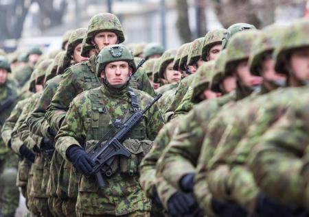 В Польше признались, что НАТО планировала ввести войска на Украину