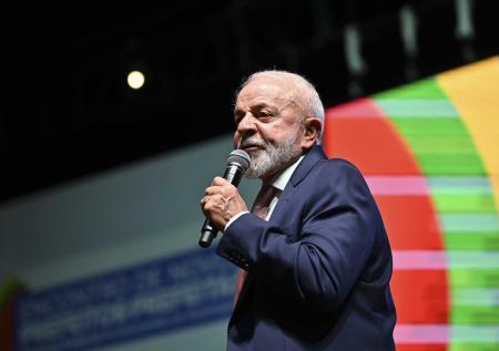Посольство Бразилии подтвердило посадку самолета президента в Москве