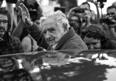 «Самый бедный президент в мире» скончался на 90-м году жизни