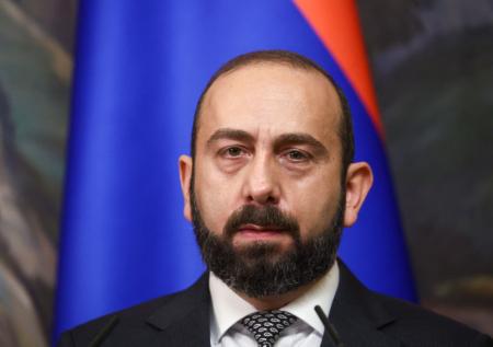 Мирзоян заявил о готовности Еревана незамедлительно подписать мир с Баку