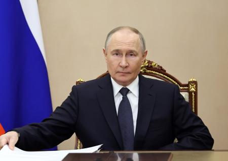 Стало известно, кого вызвал Путин на совещание перед переговорами
