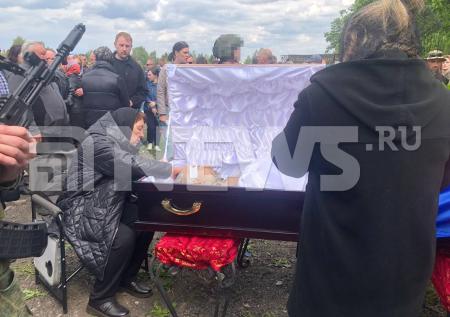 В Курске простились с легендарным российским бойцом