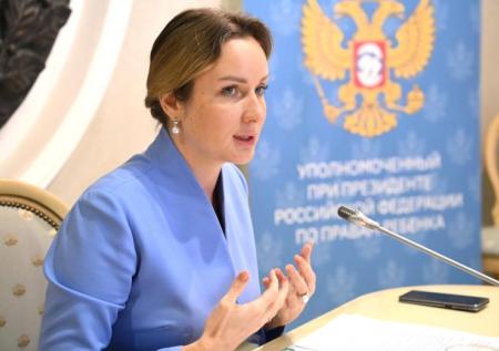 Мальчик воссоединился с отцом на Украине благодаря Львовой-Беловой