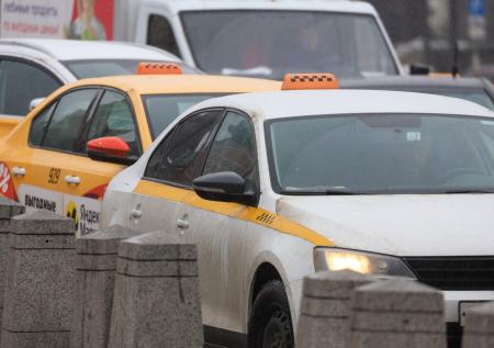 Россиянин поспорил с таксистом из-за цветов изоленты