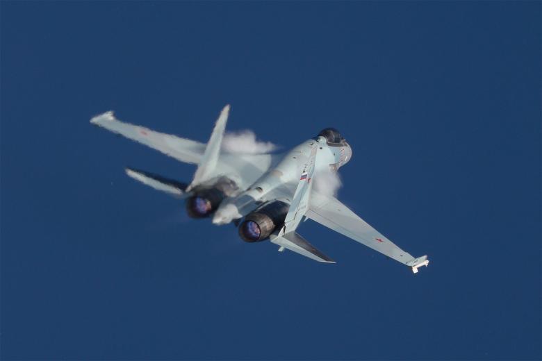 Истребитель Су-35
