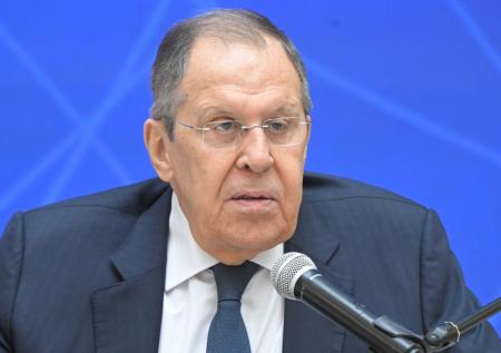 «Как поводыри»: Лавров рассказал о влиянии англичан на Зеленского