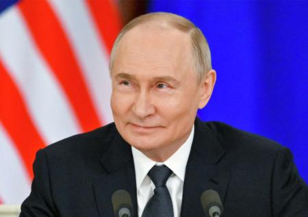 Путин наградил создателей новых снарядов