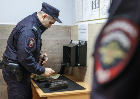 Походы в рестораны за счет мужчин обернулись для 15 девушек уголовным делом