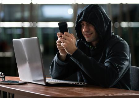 В МВД раскрыли типичное поведение мошенника