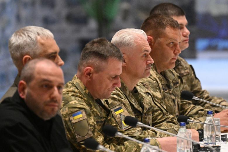 Участники украинской делегации на переговорах между делегациями России и Украины в Стамбуле