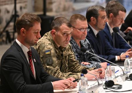 «Охранник из Пятерочки»: Коц о дресс-коде украинской делегации в Стамбуле
