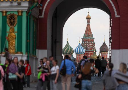 Минтруд ознакомится с предложением о непрерывных майских выходных