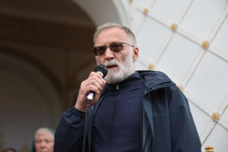 Сергей Михеев на открытии Галереи Славы погибшим журналистам в Москве