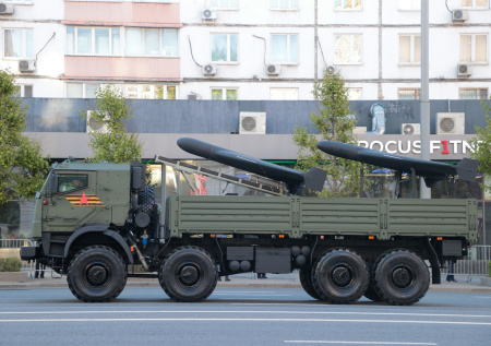 «Герани» превратили целую стоянку техники ВСУ в груду металлолома