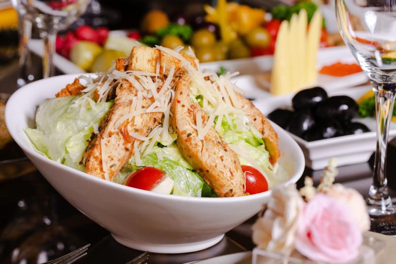 Простой салат цезарь с курицей: пошаговый рецепт с фото от автора